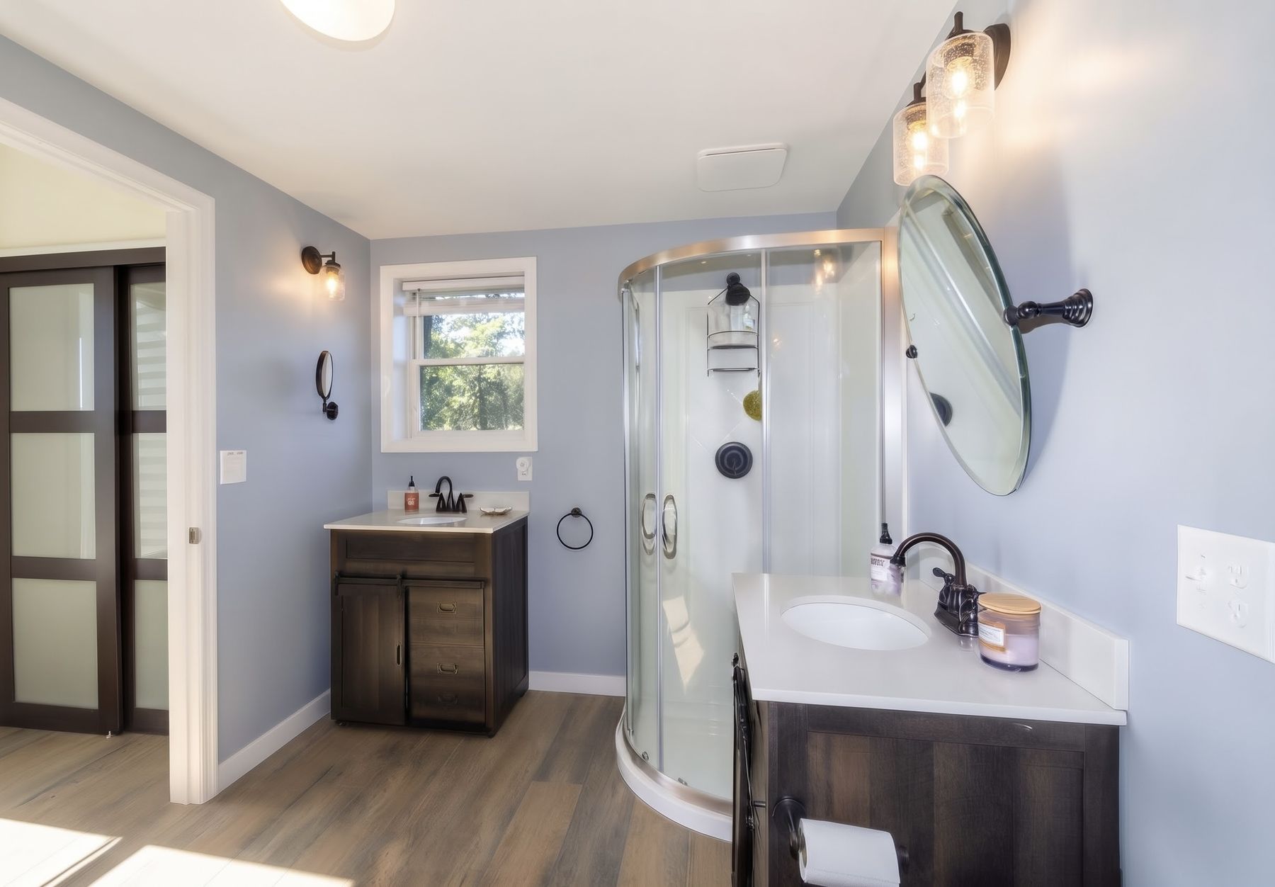 Lower-level bath
